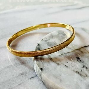 Vintage Monet Textured Metal Bangle Bracelet Gold Toned Thin Signed Retro MCM‎